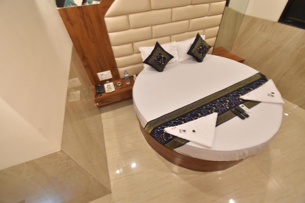 Dream Palace Residency - Near To Us Embassy Bkc Bombaj