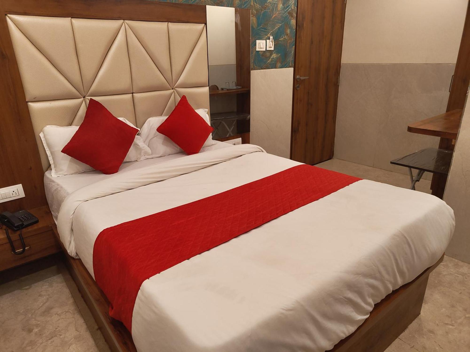 Dream Palace Residency - Near To Us Embassy Bkc * Bombaj